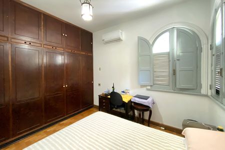 Casa à venda com 600m², 6 quartos e 2 vagasQuarto 6