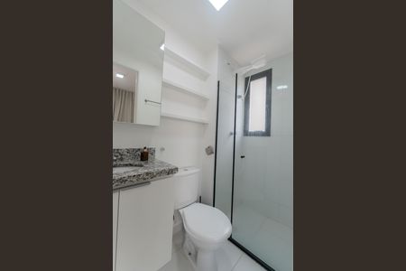 Banheiro de kitnet/studio para alugar com 1 quarto, 31m² em Bela Vista, São Paulo