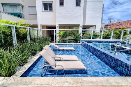 Apartamento para alugar com 65m², 2 quartos e 1 vagaÁrea comum - Piscina