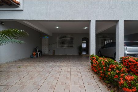 Casa à venda com 420m², 8 quartos e 5 vagas Casa à venda com 420m², 8 quartos e 5 vagasEntrada