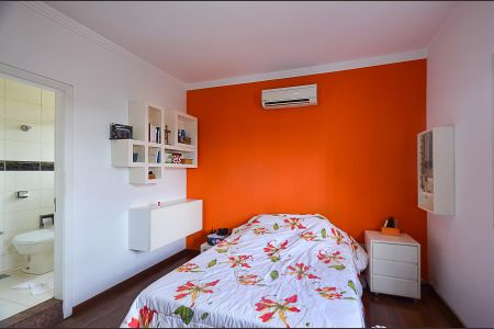 Casa à venda com 420m², 8 quartos e 5 vagas Casa à venda com 420m², 8 quartos e 5 vagasSuíte 2