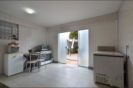 Casa à venda com 420m², 8 quartos e 5 vagas Casa à venda com 420m², 8 quartos e 5 vagasCozinha 2