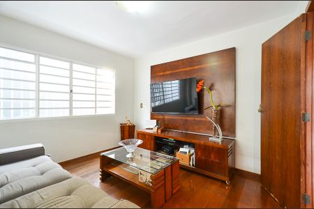 Sala de TV de casa à venda com 8 quartos, 420m² em Palmares, Belo Horizonte