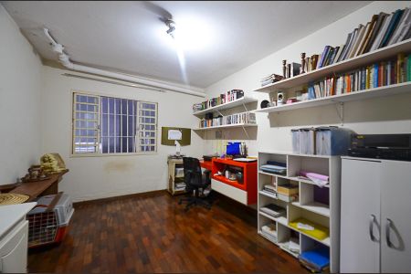 Casa à venda com 420m², 8 quartos e 5 vagas Casa à venda com 420m², 8 quartos e 5 vagasQuarto 2