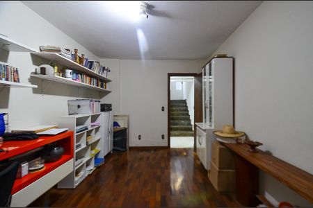 Casa à venda com 420m², 8 quartos e 5 vagas Casa à venda com 420m², 8 quartos e 5 vagasQuarto 2