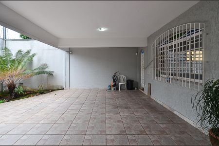 Casa à venda com 420m², 8 quartos e 5 vagas Casa à venda com 420m², 8 quartos e 5 vagasGaragem