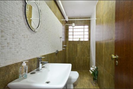 Casa à venda com 420m², 8 quartos e 5 vagas Casa à venda com 420m², 8 quartos e 5 vagasBanheiro