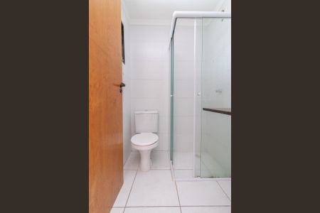 Banheiro de apartamento para alugar com 1 quarto, 27m² em Vila Ré, São Paulo