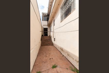 Casa à venda com 260m², 5 quartos e 2 vagas Casa à venda com 260m², 5 quartos e 2 vagasCorredor