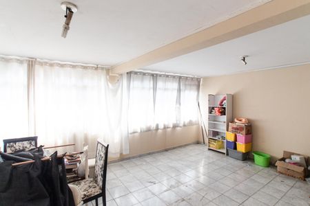 Casa à venda com 260m², 5 quartos e 2 vagas Casa à venda com 260m², 5 quartos e 2 vagasSalão