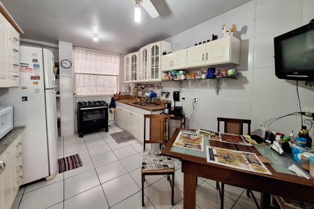 Casa de condomínio à venda com 223m², 4 quartos e 4 vagasCozinha