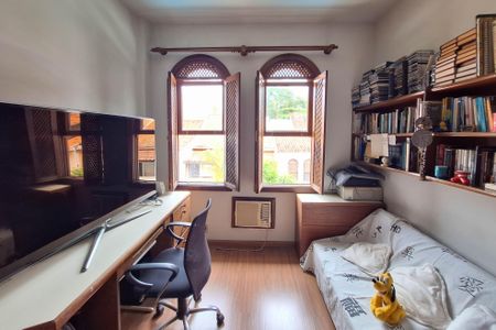 Casa de condomínio à venda com 223m², 4 quartos e 4 vagasQuarto 2