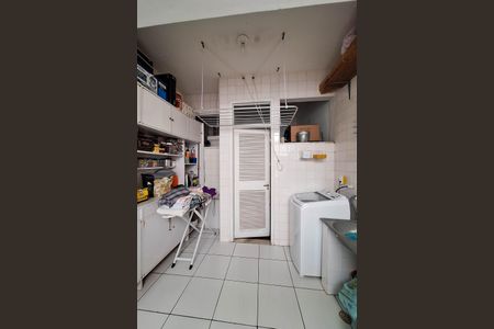 Casa de condomínio à venda com 223m², 4 quartos e 4 vagasÁrea de Serviço