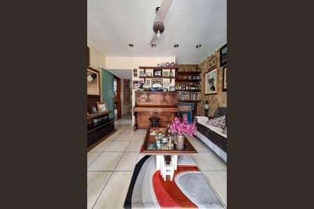 Casa de condomínio à venda com 223m², 4 quartos e 4 vagasSala 2