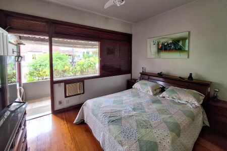 Casa de condomínio à venda com 223m², 4 quartos e 4 vagasSuíte 1