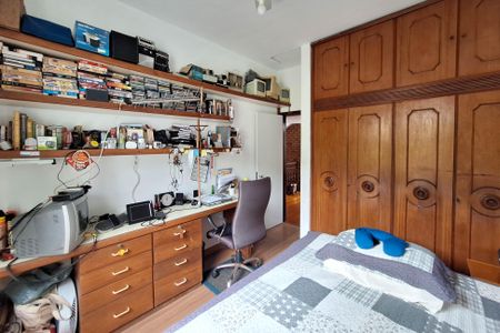 Casa de condomínio à venda com 223m², 4 quartos e 4 vagasQuarto 3