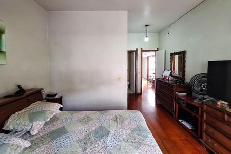 Casa de condomínio à venda com 223m², 4 quartos e 4 vagasSuíte 1