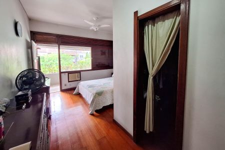 Casa de condomínio à venda com 223m², 4 quartos e 4 vagasSuíte 1