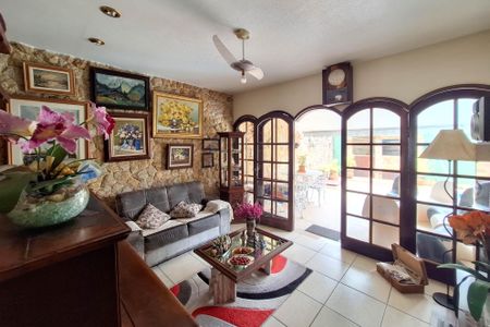 Casa de condomínio à venda com 223m², 4 quartos e 4 vagasSala 2