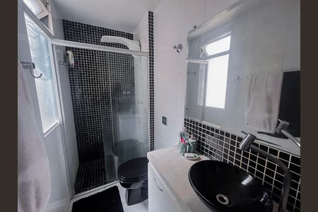 Banheiro de apartamento para alugar com 1 quarto, 49m² em Funcionários, Belo Horizonte
