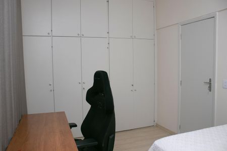 Quarto de apartamento para alugar com 1 quarto, 49m² em Funcionários, Belo Horizonte