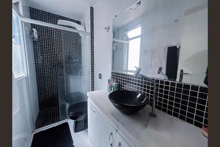 Banheiro de apartamento para alugar com 1 quarto, 49m² em Funcionários, Belo Horizonte