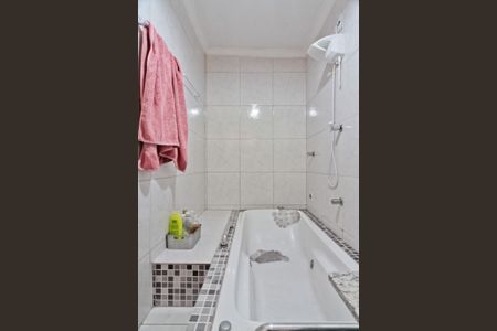 Casa à venda com 196m², 3 quartos e 2 vagasBanheiro da Suíte