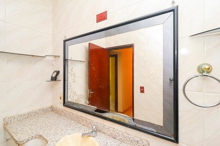 Casa de condomínio à venda com 104m², 3 quartos e 2 vagasBanheiro