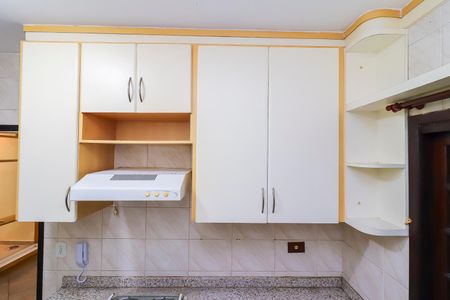 Casa de condomínio à venda com 104m², 3 quartos e 2 vagasCozinha - Armários