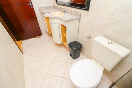 Casa de condomínio à venda com 104m², 3 quartos e 2 vagasBanheiro