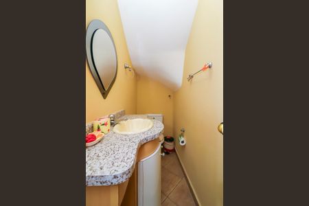 Casa de condomínio à venda com 104m², 3 quartos e 2 vagasLavabo