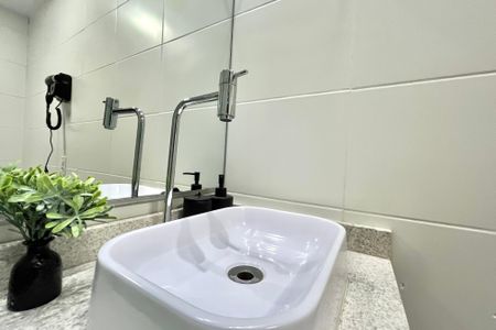 Banheiro de kitnet/studio para alugar com 1 quarto, 24m² em Vila Santa Catarina, São Paulo