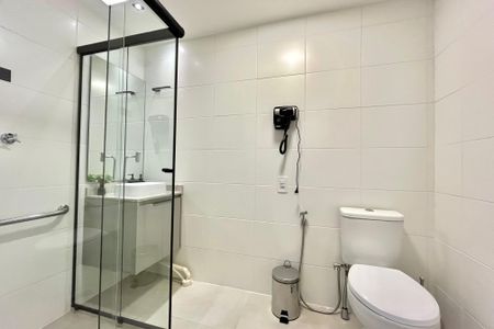Banheiro de kitnet/studio para alugar com 1 quarto, 24m² em Vila Santa Catarina, São Paulo