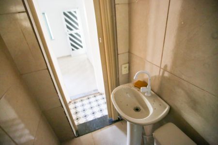Banheiro de casa para alugar com 1 quarto, 60m² em Curicica, Rio de Janeiro