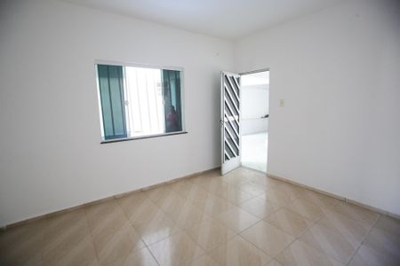 Sala de casa para alugar com 1 quarto, 60m² em Curicica, Rio de Janeiro