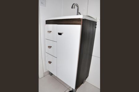 Apartamento para alugar com 39m², 2 quartos e sem vagaDetalhe - Banheiro Social