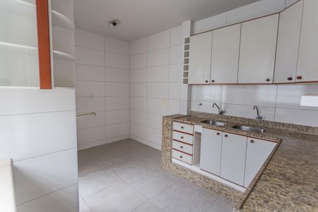 Apartamento à venda com 110m², 3 quartos e 2 vagasCozinha