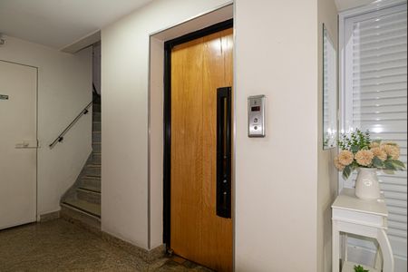 Apartamento para alugar com 48m², 1 quarto e sem vagaÁrea comum - Elevador