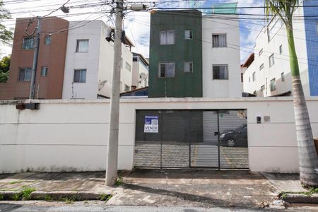 Apartamento à venda com 65m², 3 quartos e 1 vagaFachada