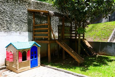 Apartamento à venda com 120m², 3 quartos e 2 vagasÁrea comum - Playground