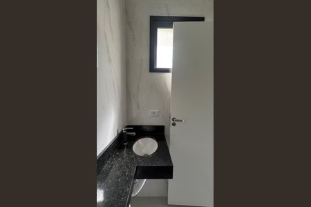 Casa à venda com 85m², 2 quartos e 2 vagasBanheiro da Suíte 2