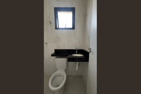 Casa à venda com 85m², 2 quartos e 2 vagasBanheiro da Suíte 1