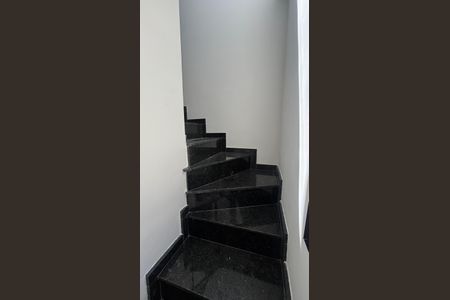 Escada de casa à venda com 2 quartos, 85m² em Jardim Ocara, Santo André