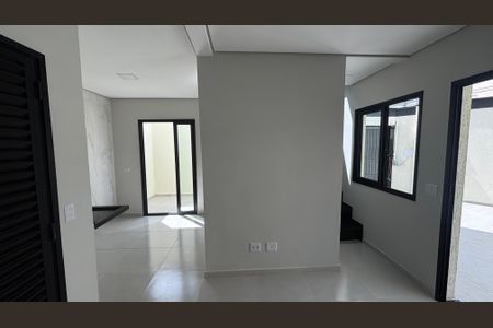 Casa à venda com 85m², 2 quartos e 2 vagasSala