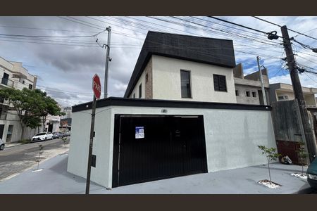 Casa à venda com 85m², 2 quartos e 2 vagasFachada