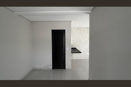 Casa à venda com 85m², 2 quartos e 2 vagasSala