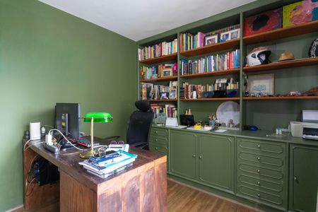 Apartamento para alugar com 230m², 3 quartos e 2 vagasEscritório