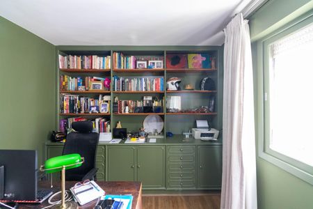 Apartamento para alugar com 230m², 3 quartos e 2 vagasEscritório