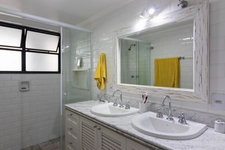 Apartamento para alugar com 230m², 3 quartos e 2 vagasBanheiro