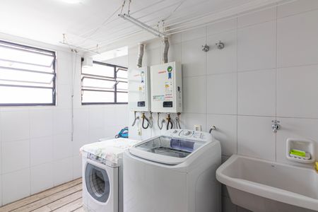 Apartamento para alugar com 230m², 3 quartos e 2 vagasÁrea de Serviço